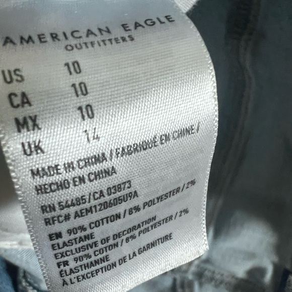 American Eagle Distressed Denim Shorts Size 10 - Picture 7 of 10